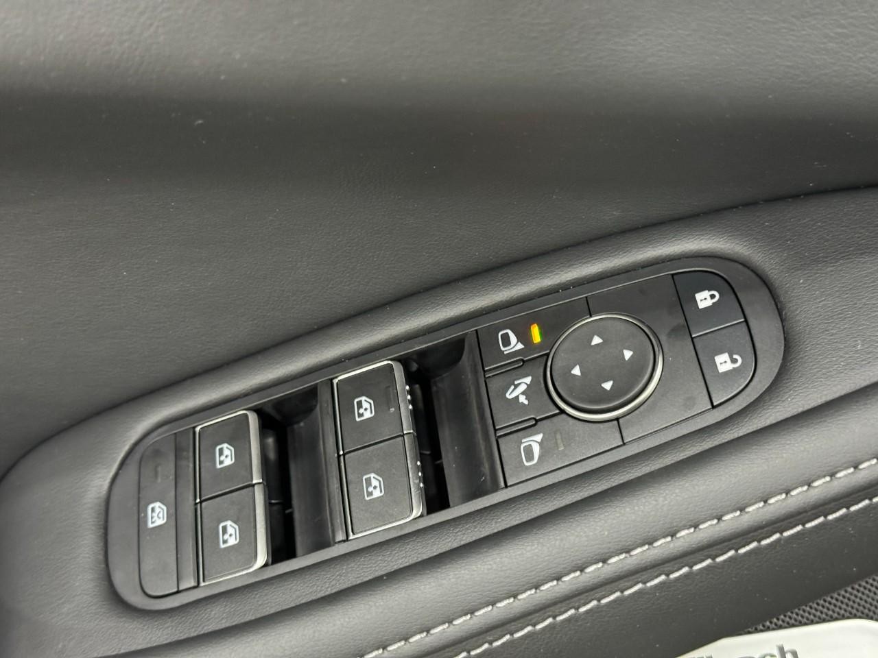 INFINITI QX60 Vehicle Full-screen Gallery Image 26