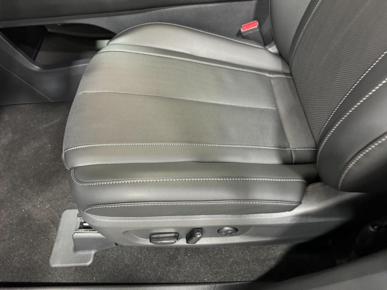 INFINITI QX60 Vehicle Full-screen Gallery Image 29