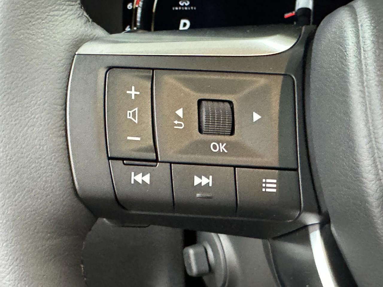 INFINITI QX60 Vehicle Full-screen Gallery Image 32