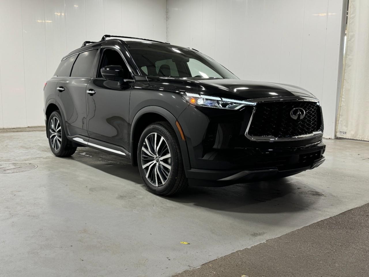 INFINITI QX60 Vehicle Full-screen Gallery Image 6