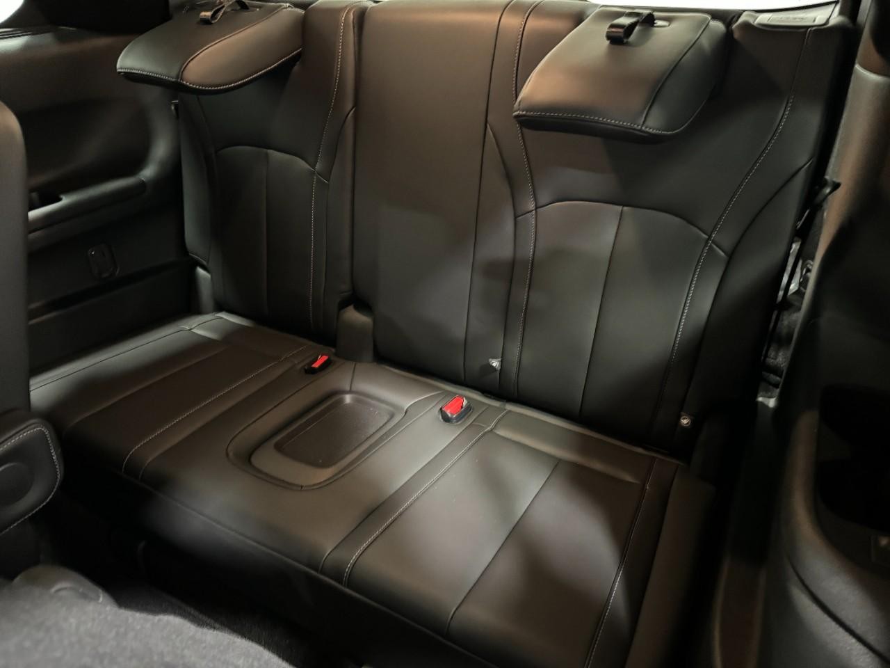 INFINITI QX60 Vehicle Full-screen Gallery Image 8