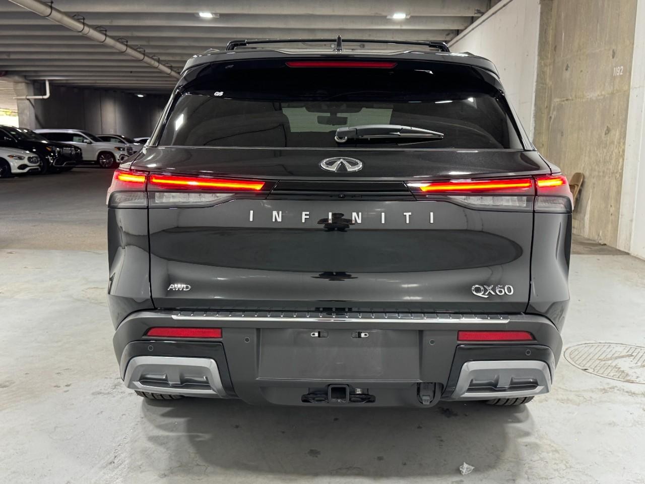 INFINITI QX60 Vehicle Full-screen Gallery Image 10