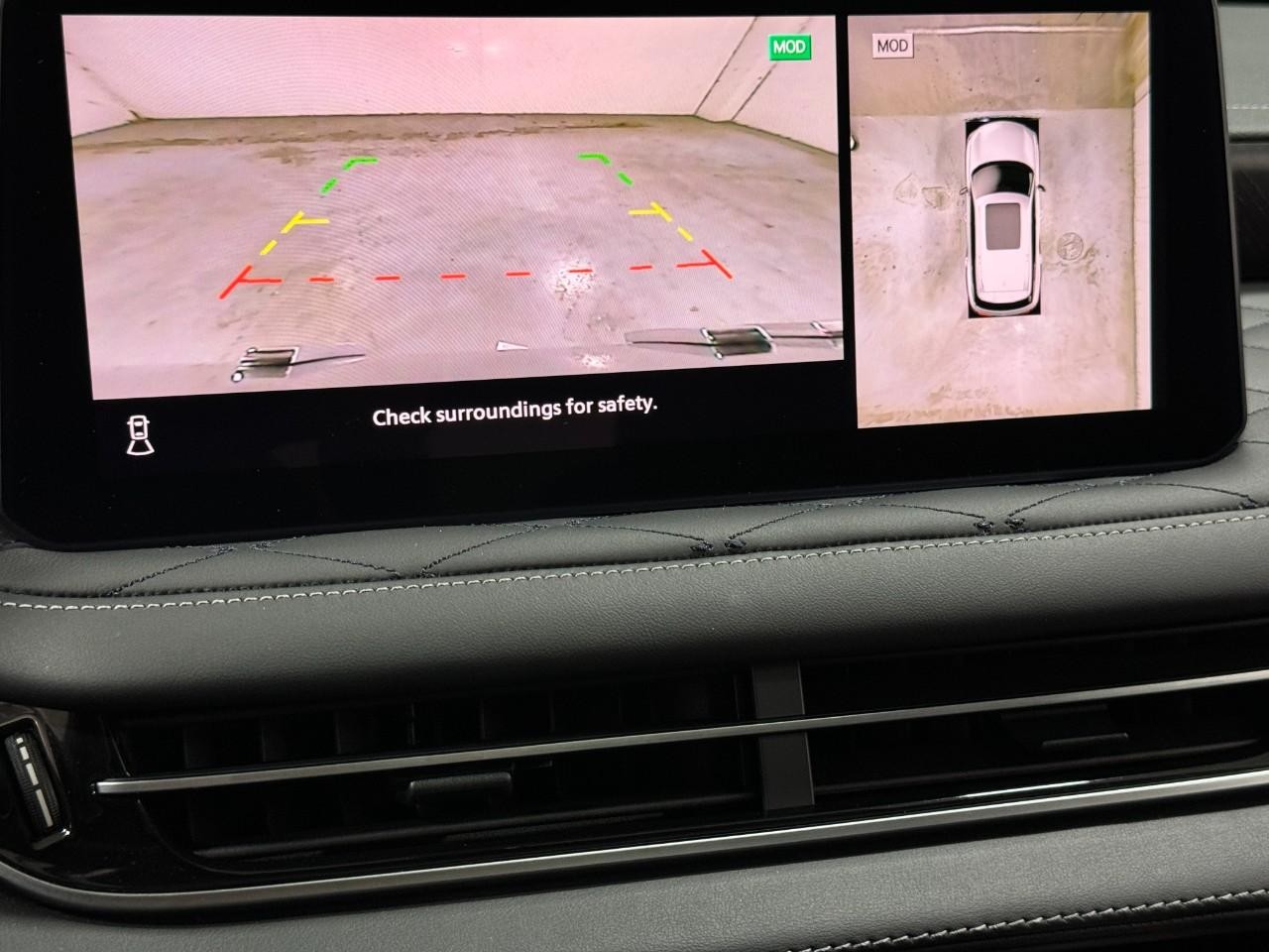 INFINITI QX60 Vehicle Full-screen Gallery Image 36