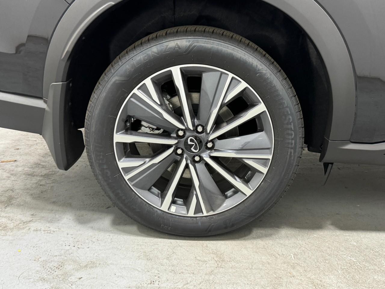 INFINITI QX60 Vehicle Full-screen Gallery Image 5