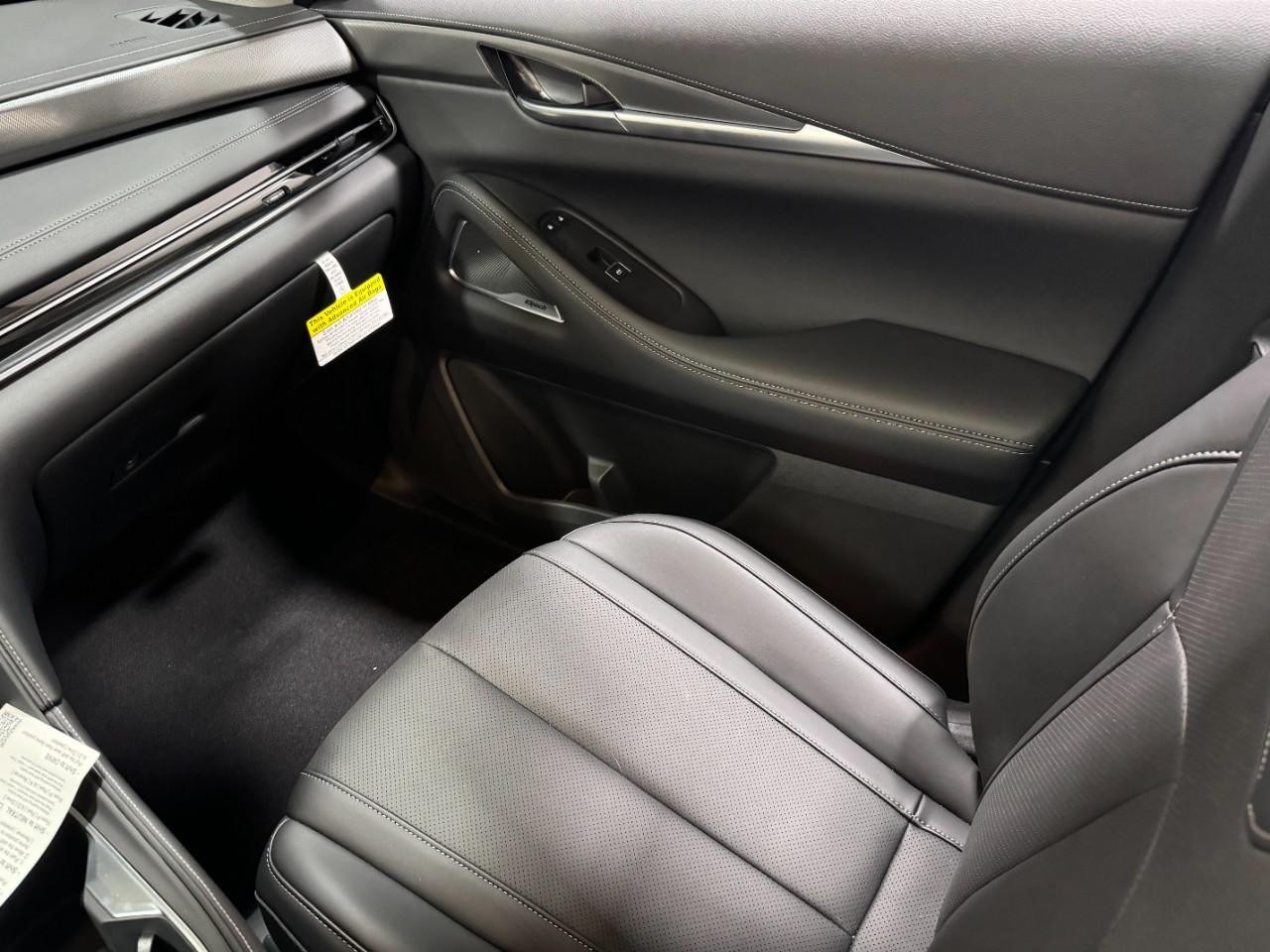 INFINITI QX60 Vehicle Full-screen Gallery Image 20