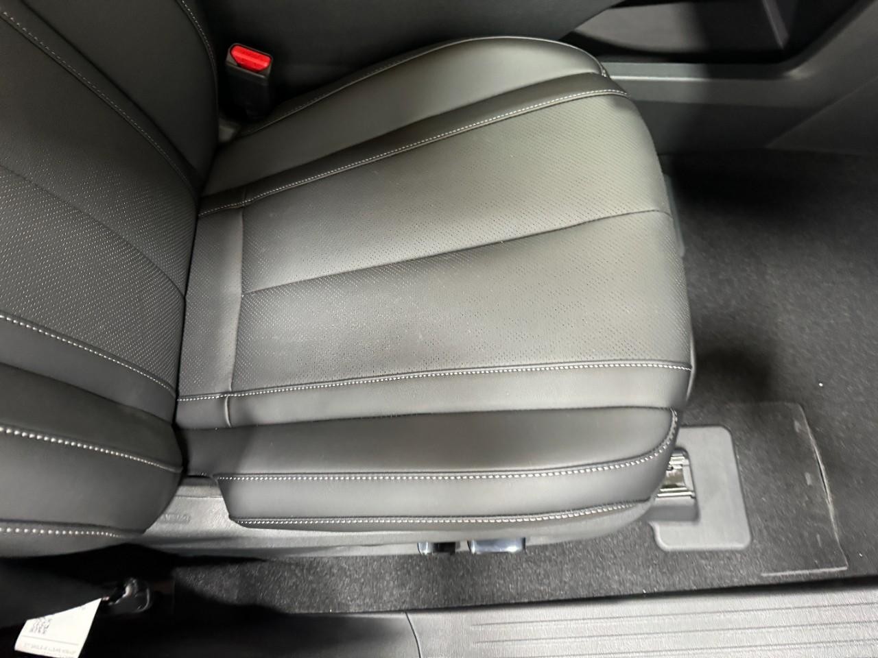 INFINITI QX60 Vehicle Full-screen Gallery Image 22