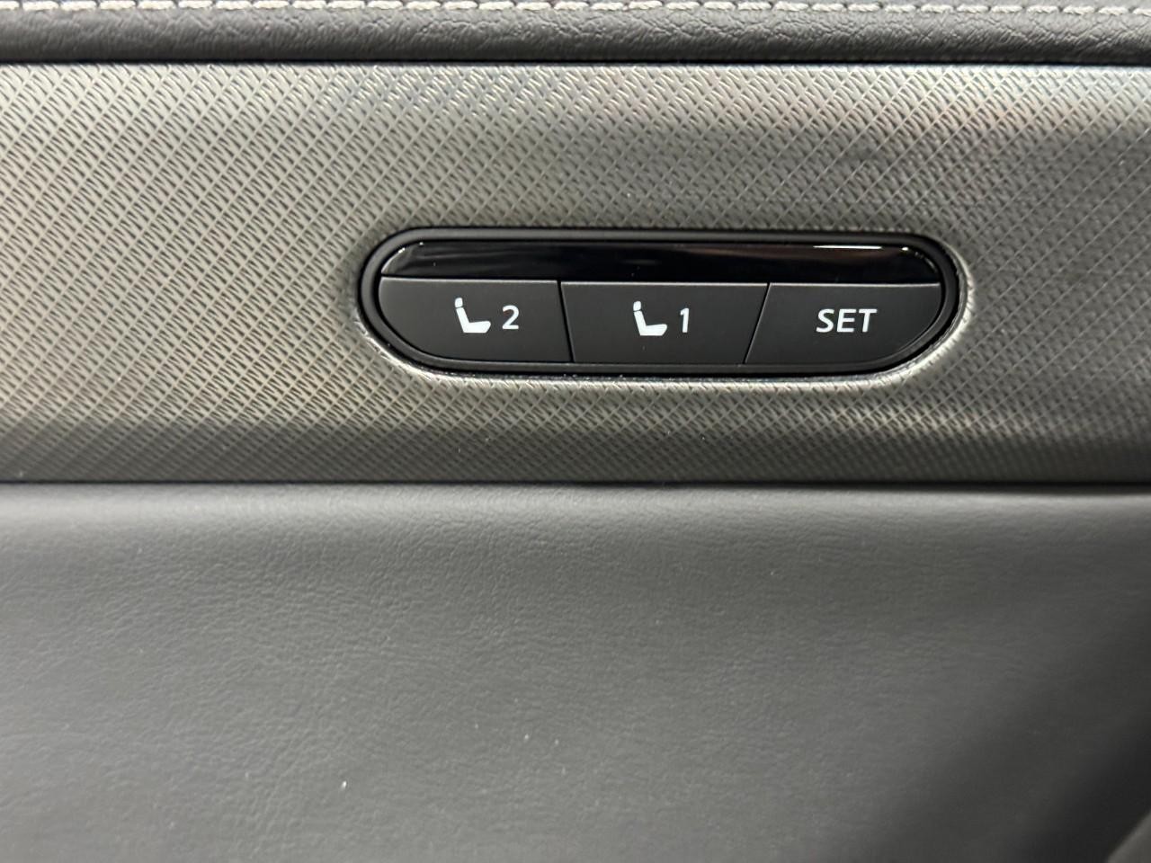 INFINITI QX60 Vehicle Full-screen Gallery Image 25