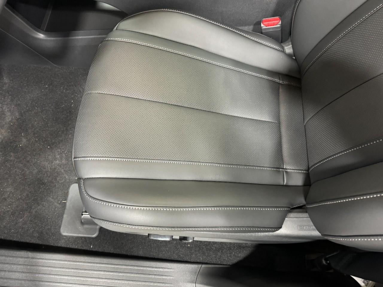 INFINITI QX60 Vehicle Full-screen Gallery Image 29