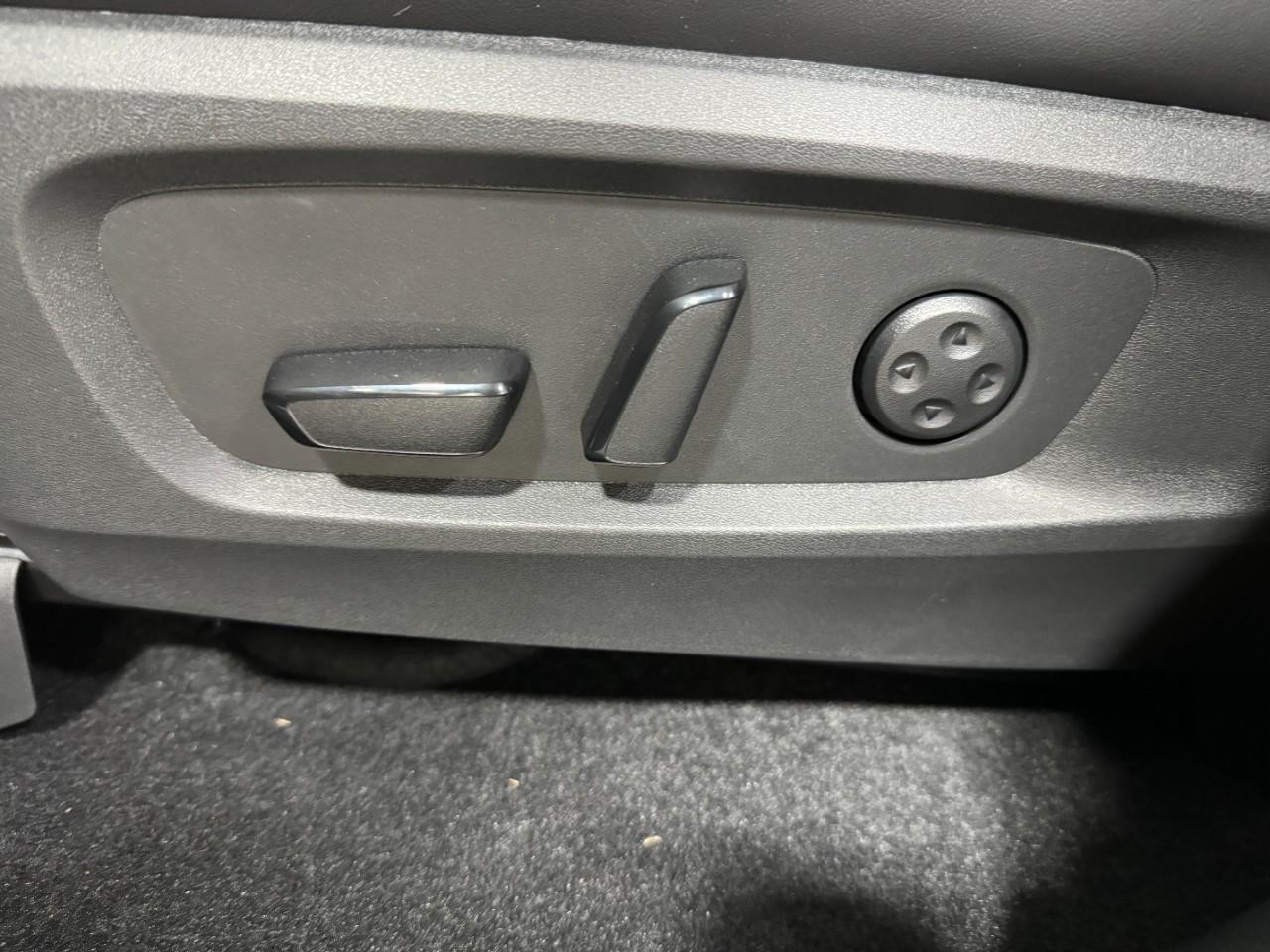 INFINITI QX60 Vehicle Full-screen Gallery Image 30