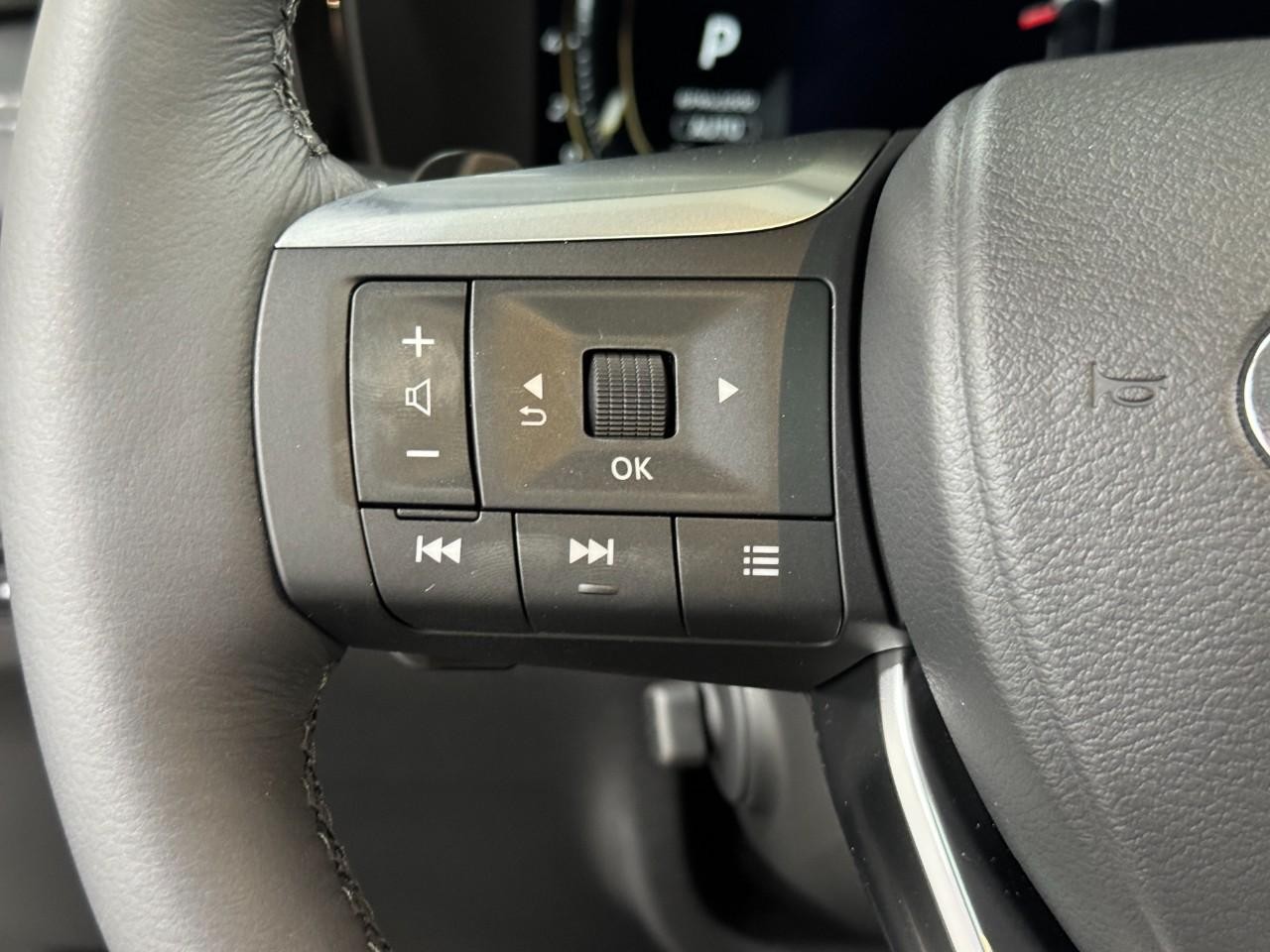 INFINITI QX60 Vehicle Full-screen Gallery Image 32