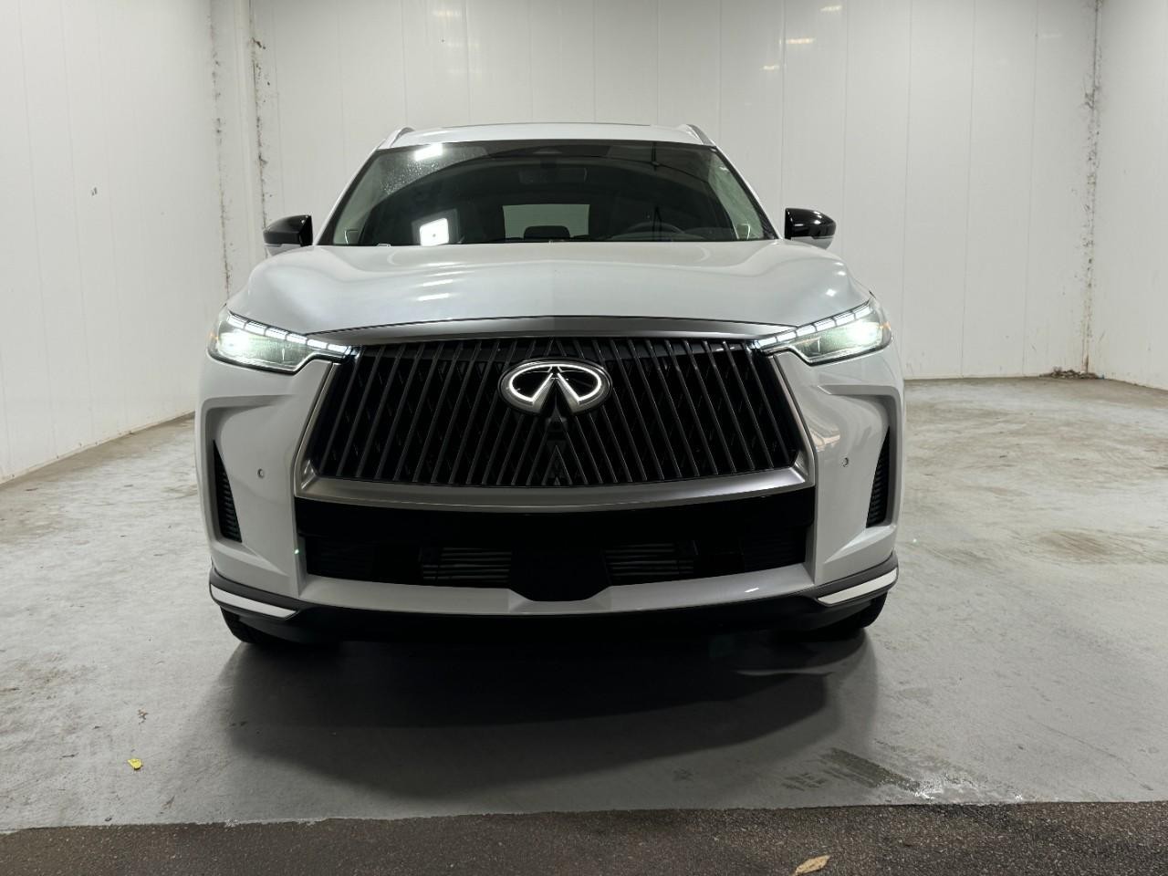 INFINITI QX60 Vehicle Full-screen Gallery Image 7