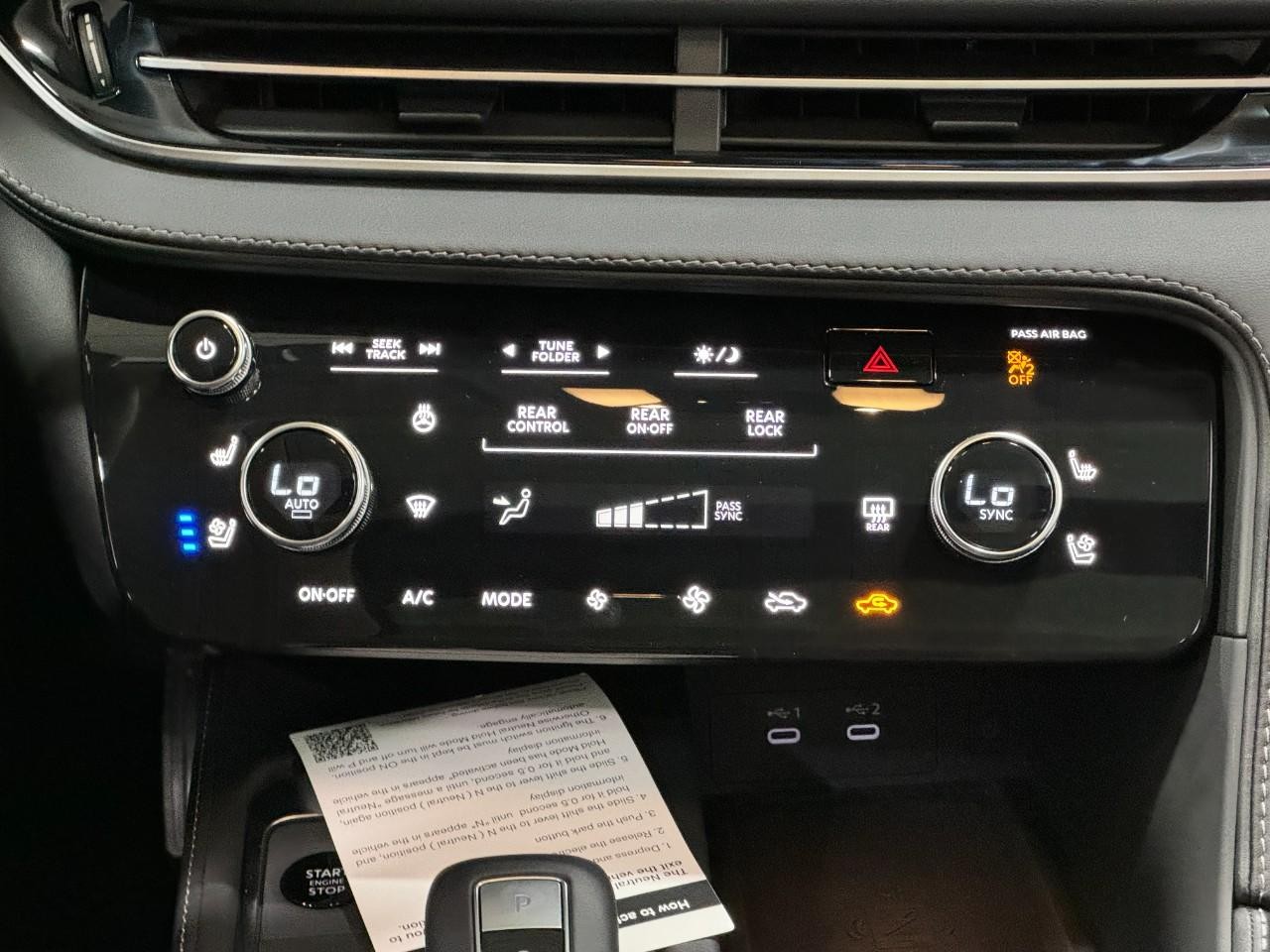 INFINITI QX60 Vehicle Full-screen Gallery Image 18