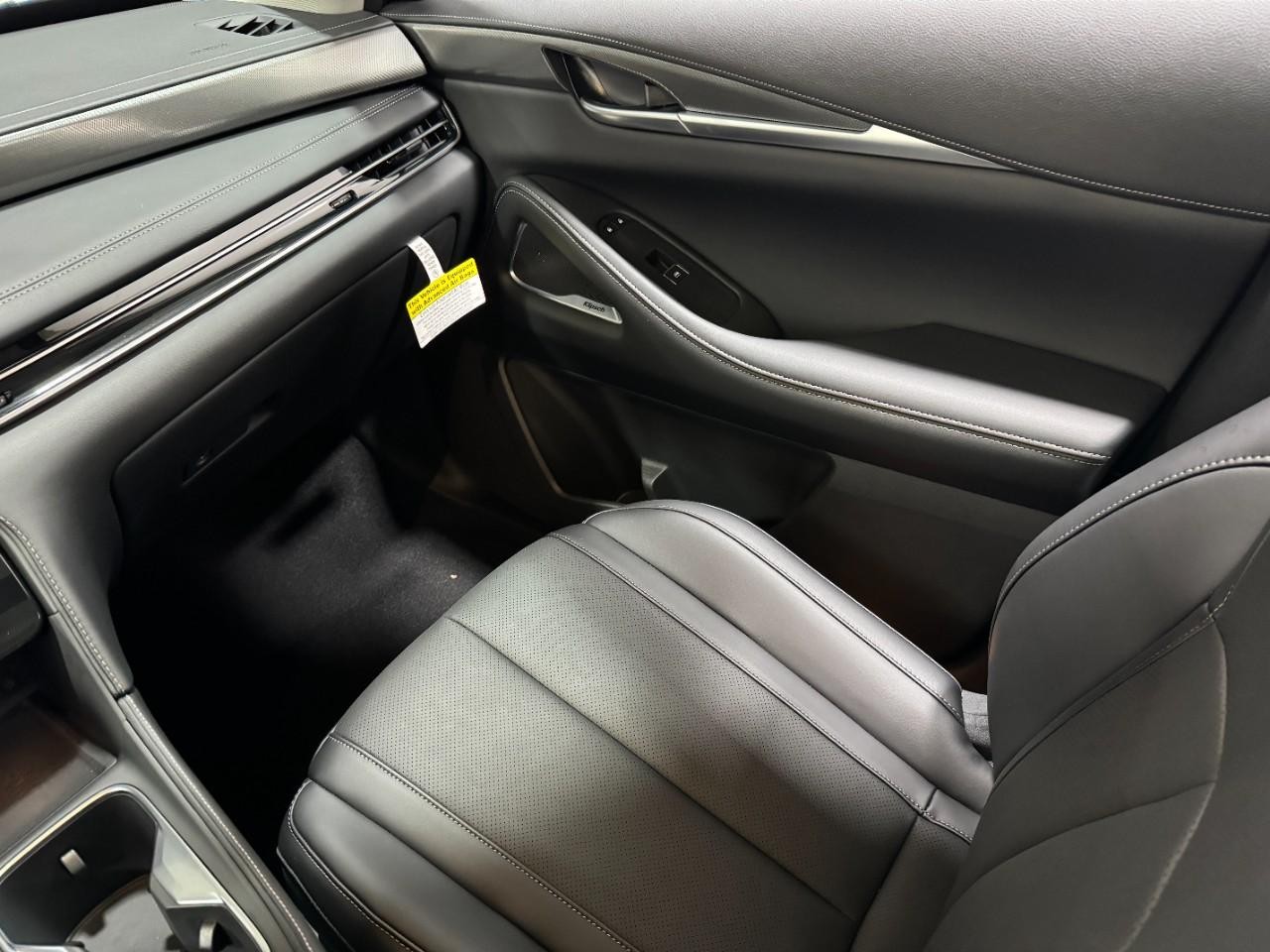 INFINITI QX60 Vehicle Full-screen Gallery Image 20