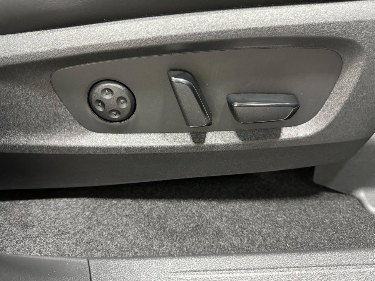 INFINITI QX60 Vehicle Full-screen Gallery Image 23