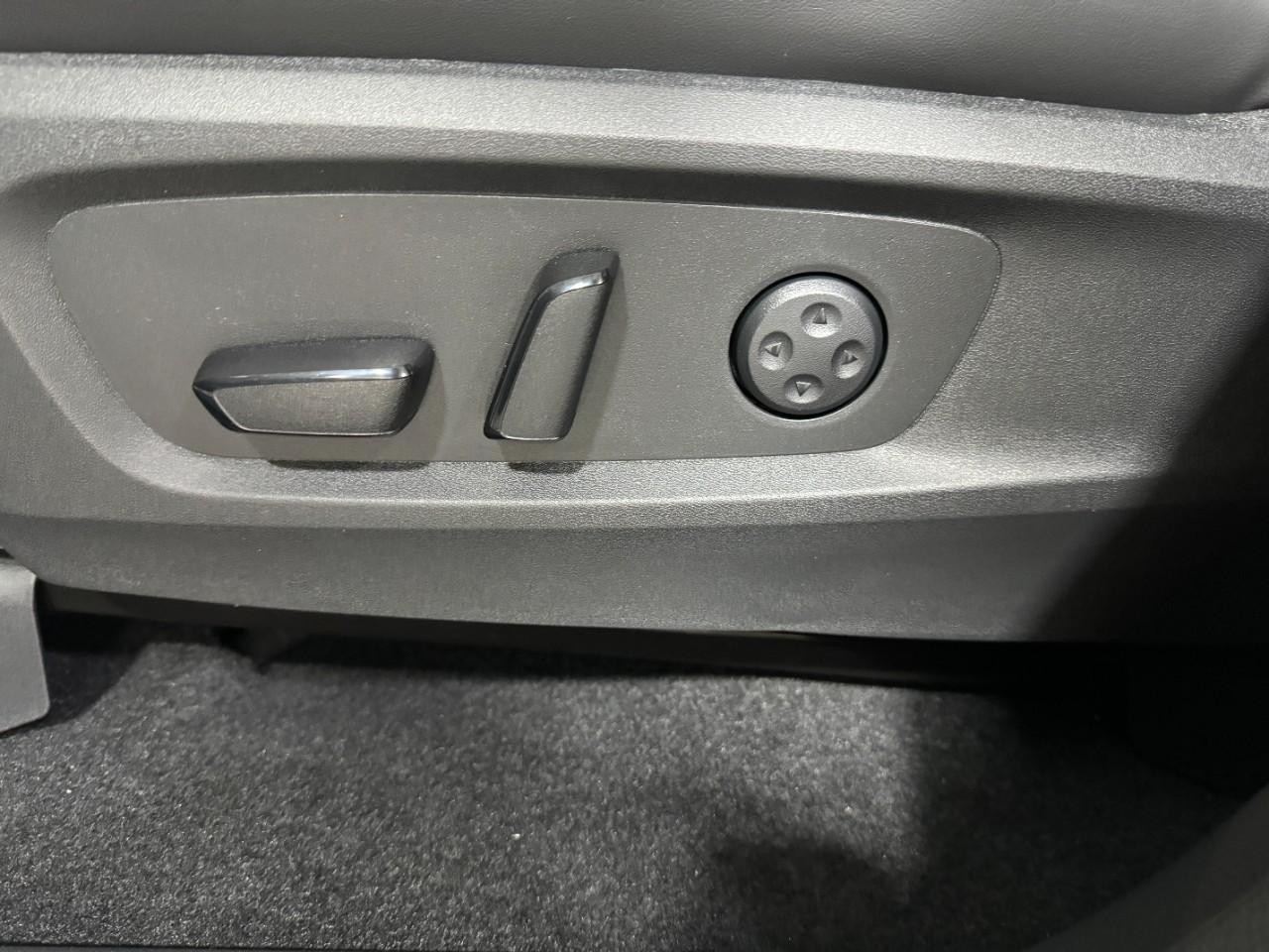 INFINITI QX60 Vehicle Full-screen Gallery Image 30