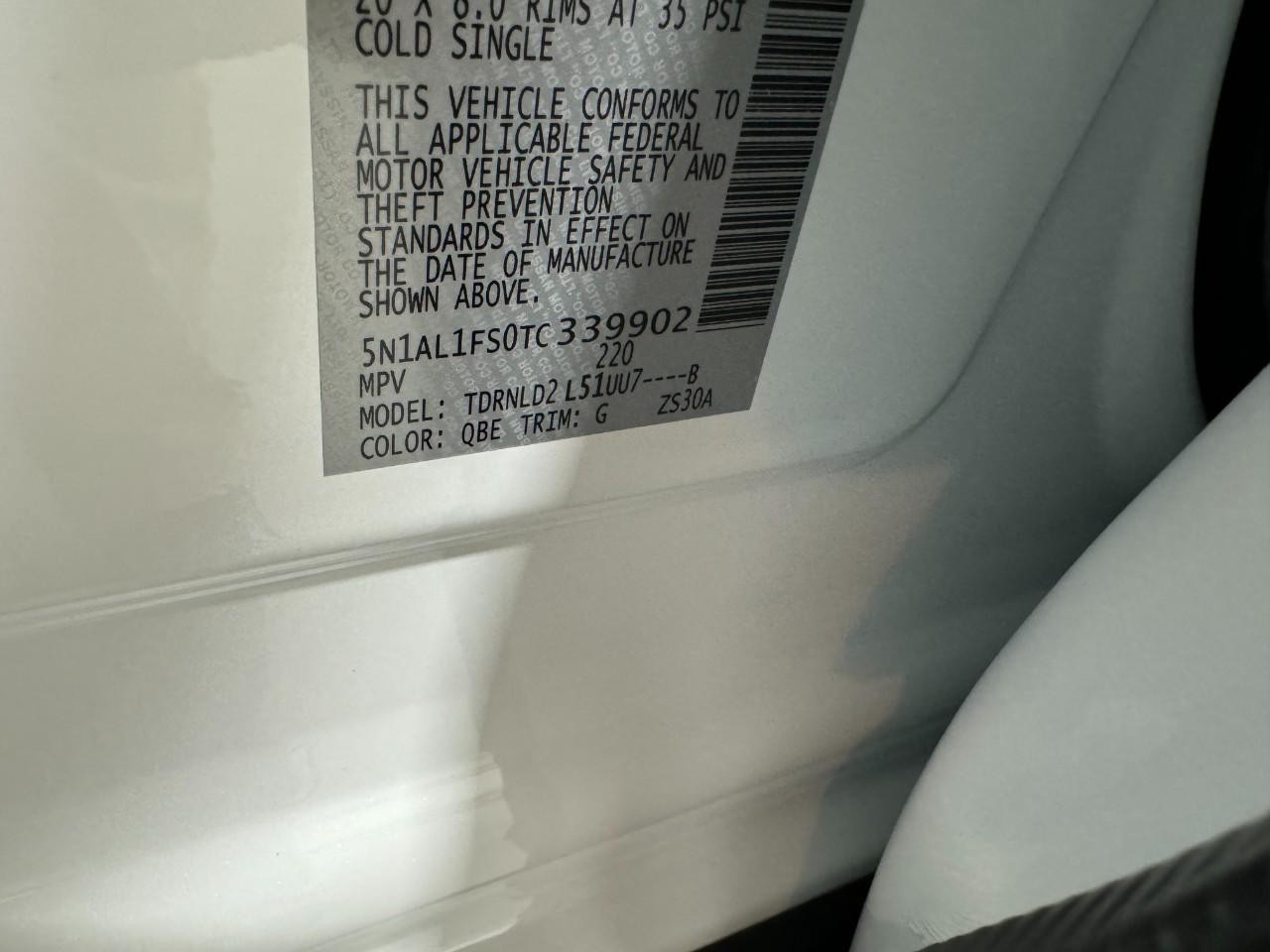 INFINITI QX60 Vehicle Full-screen Gallery Image 36