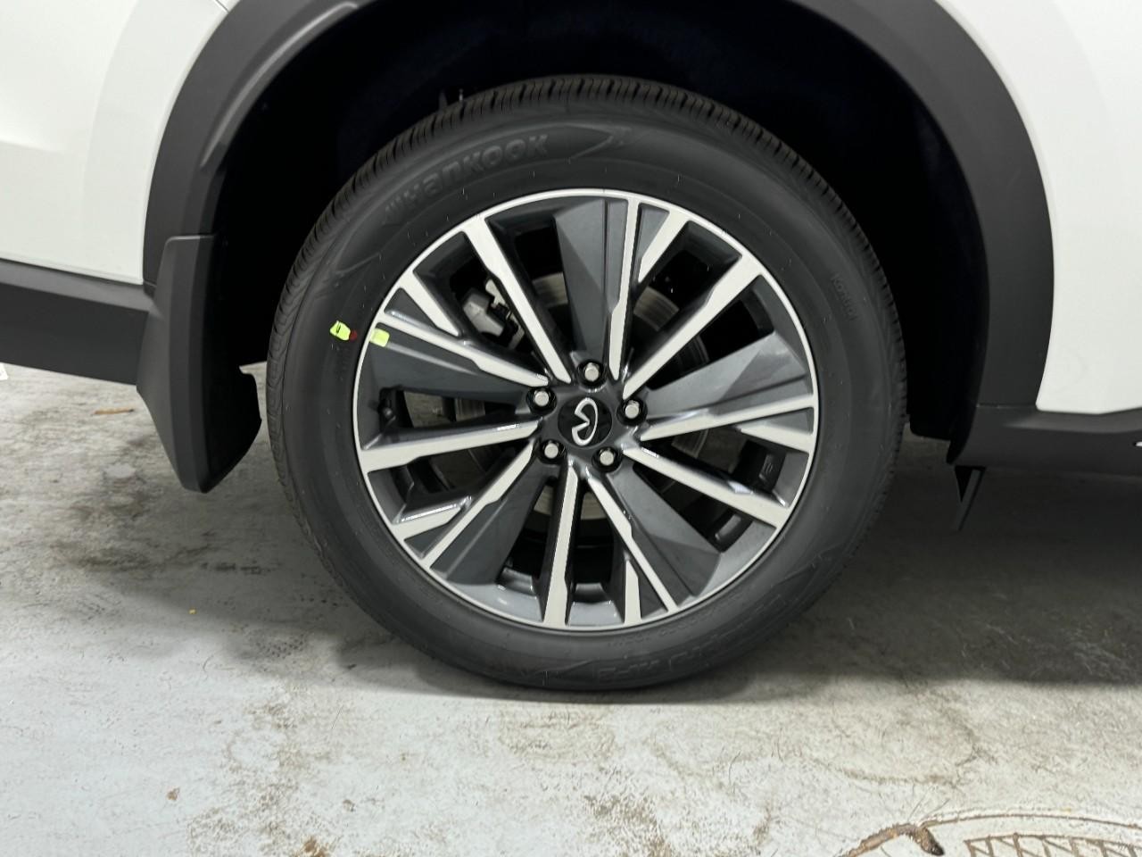 INFINITI QX60 Vehicle Full-screen Gallery Image 5