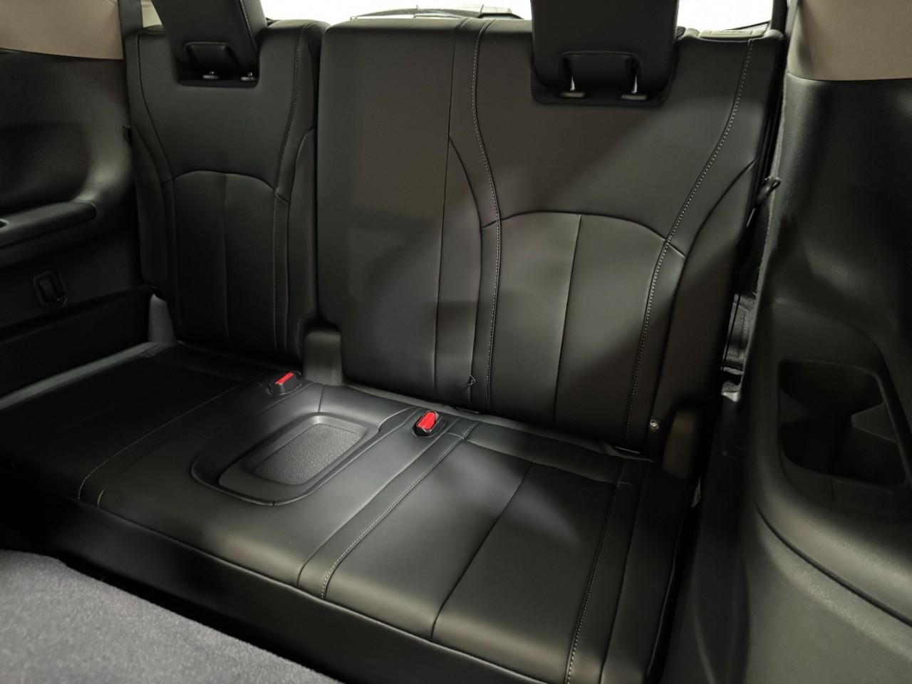 INFINITI QX60 Vehicle Full-screen Gallery Image 8