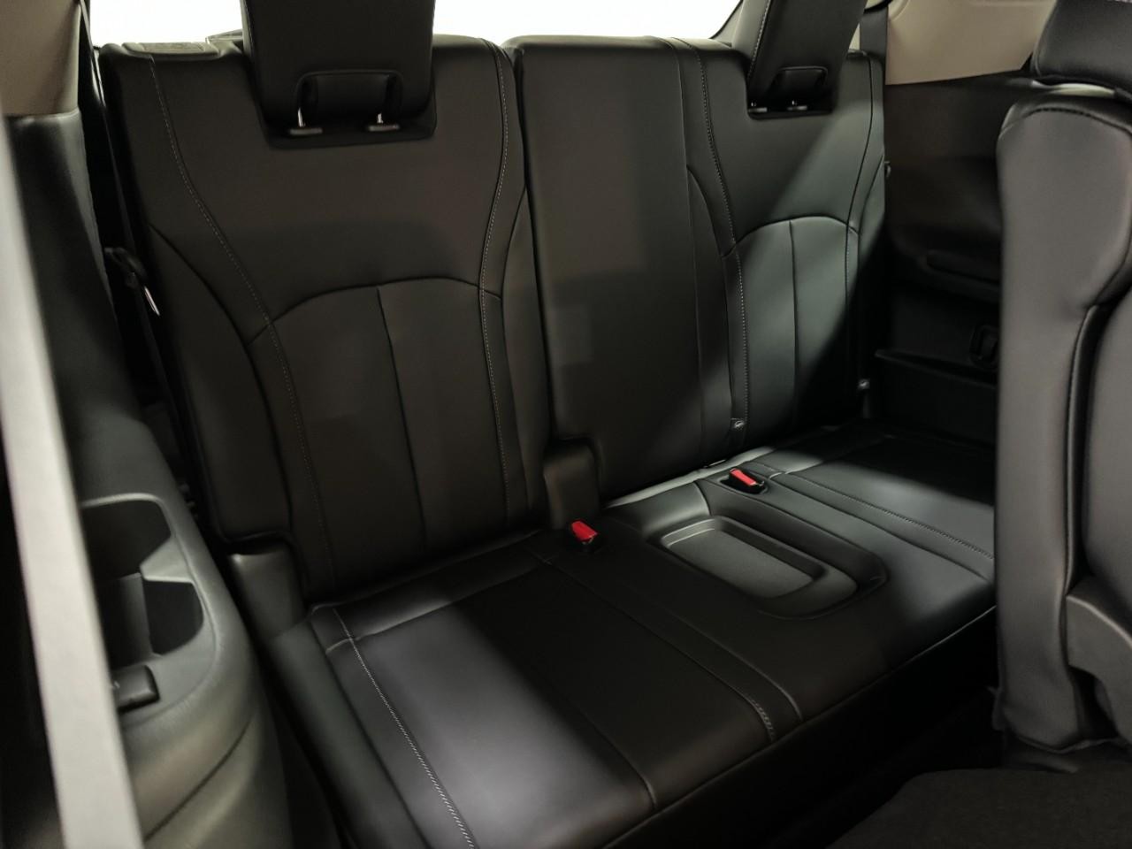 INFINITI QX60 Vehicle Full-screen Gallery Image 11