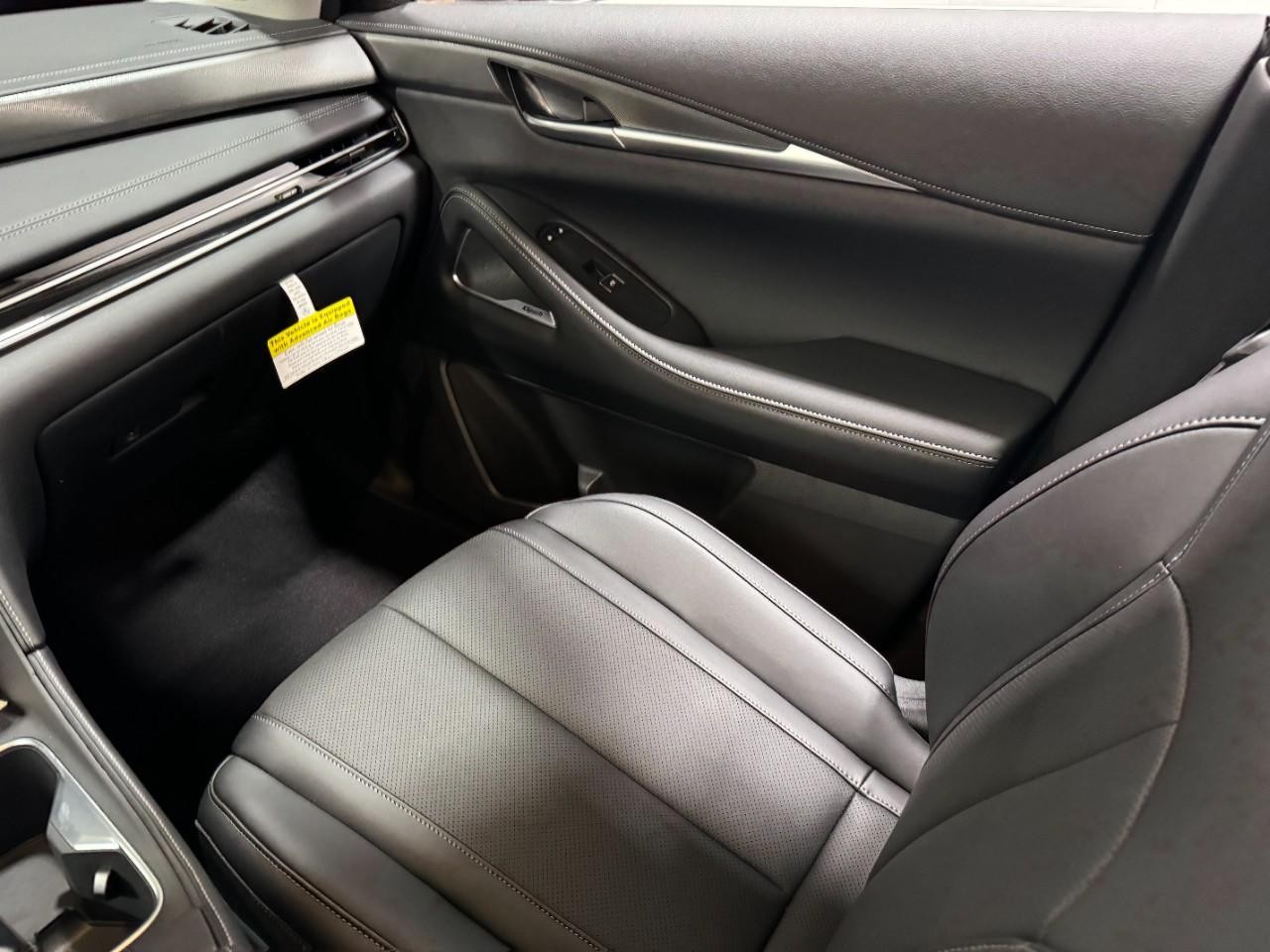 INFINITI QX60 Vehicle Full-screen Gallery Image 20