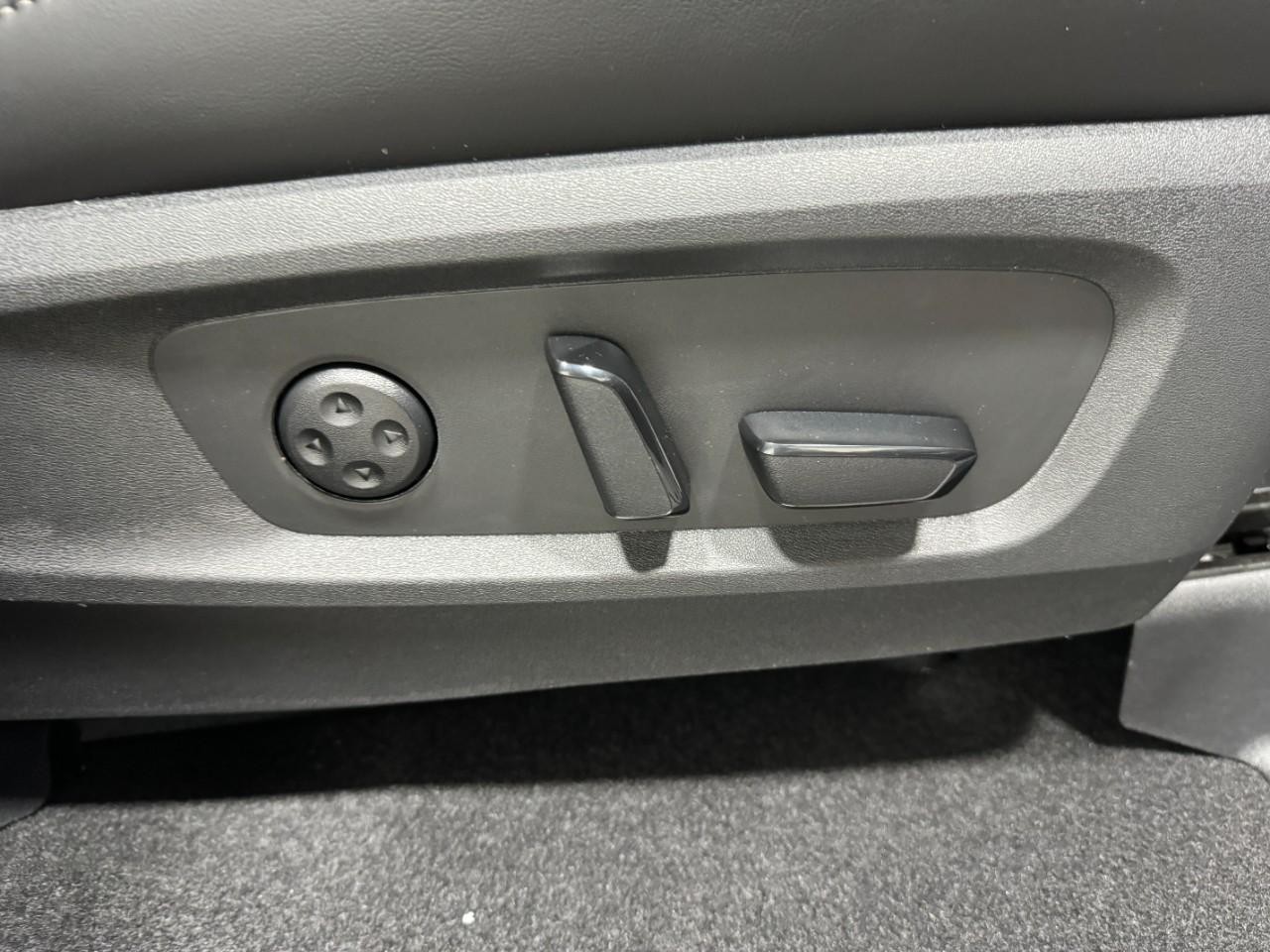 INFINITI QX60 Vehicle Full-screen Gallery Image 23