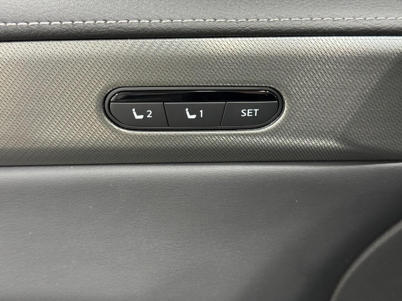 INFINITI QX60 Vehicle Full-screen Gallery Image 25