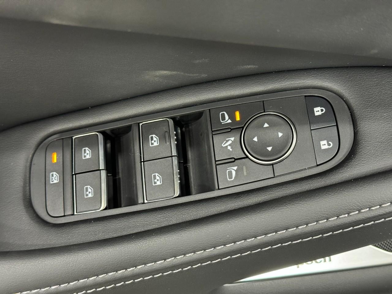 INFINITI QX60 Vehicle Full-screen Gallery Image 26