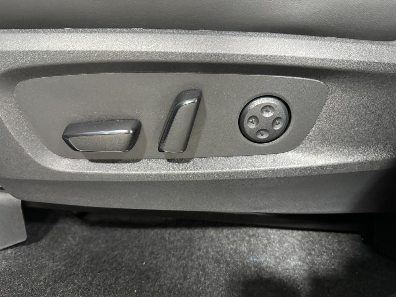 INFINITI QX60 Vehicle Full-screen Gallery Image 30