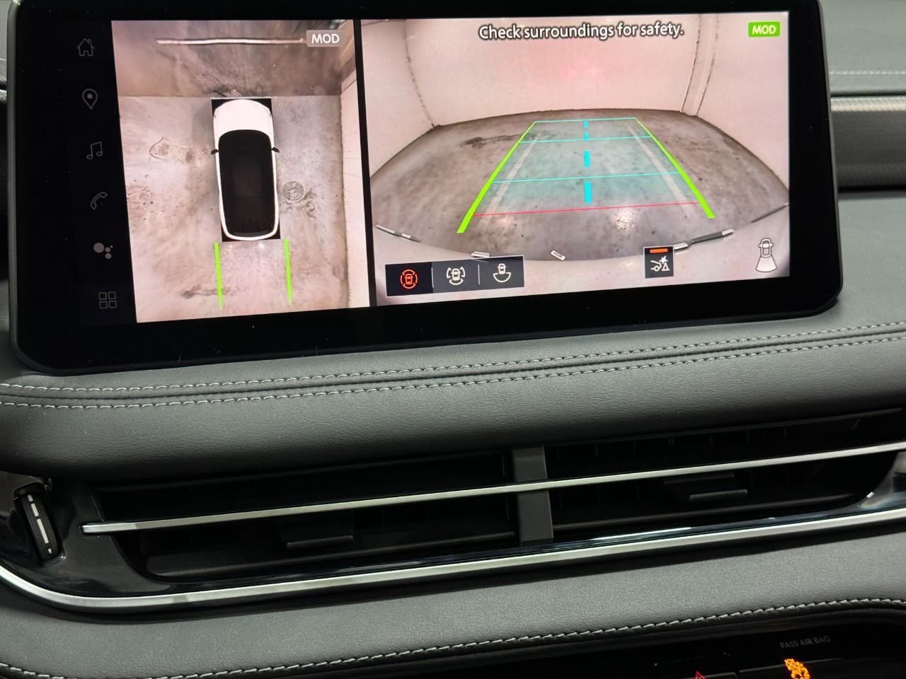 INFINITI QX60 Vehicle Full-screen Gallery Image 35