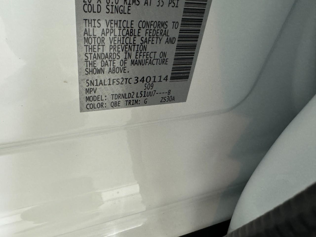 INFINITI QX60 Vehicle Full-screen Gallery Image 36