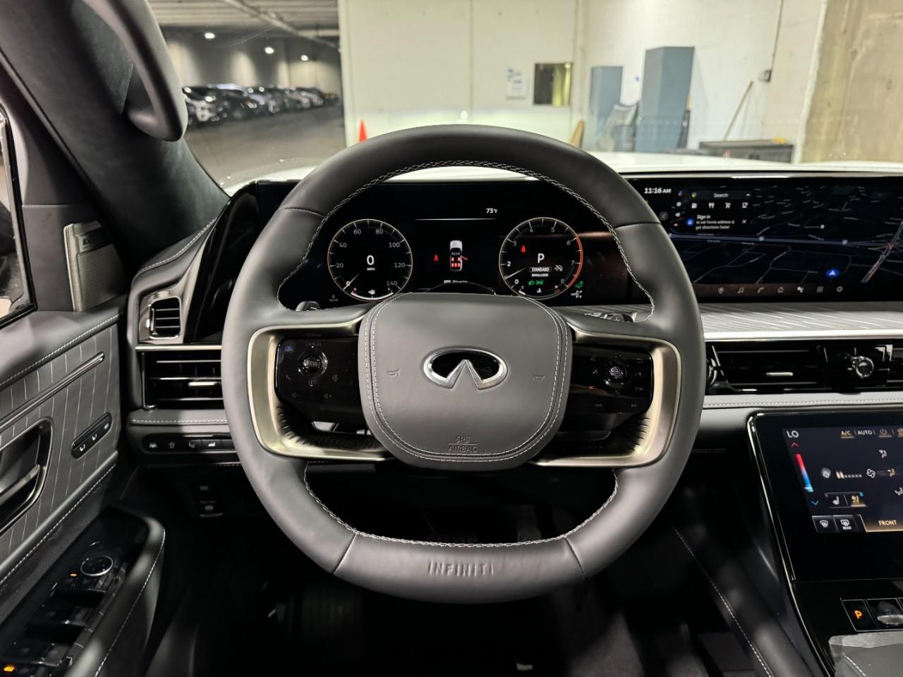 INFINITI QX80 Vehicle Full-screen Gallery Image 16