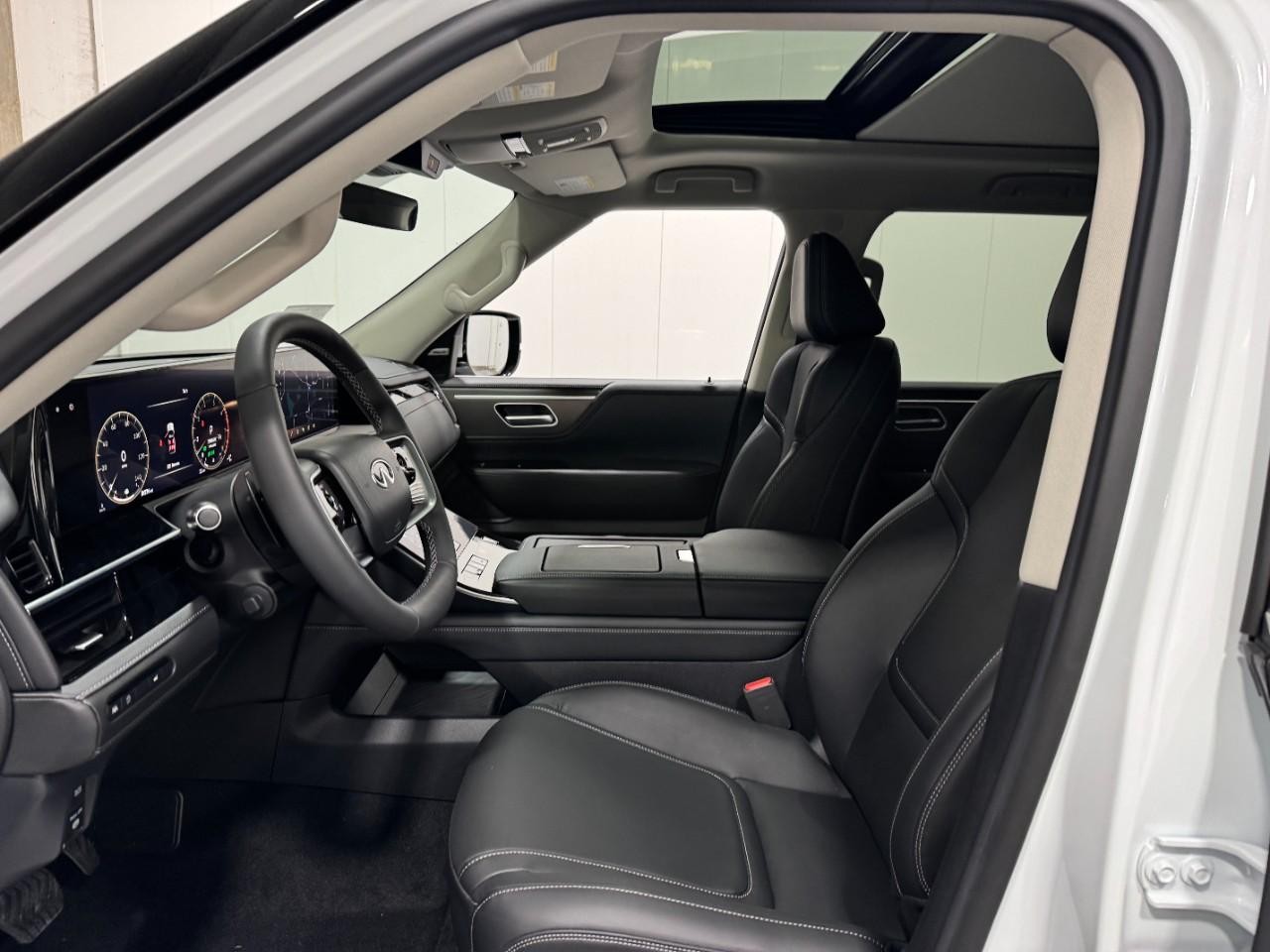 INFINITI QX80 Vehicle Full-screen Gallery Image 27