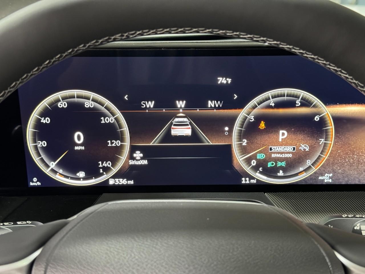 INFINITI QX80 Vehicle Full-screen Gallery Image 33