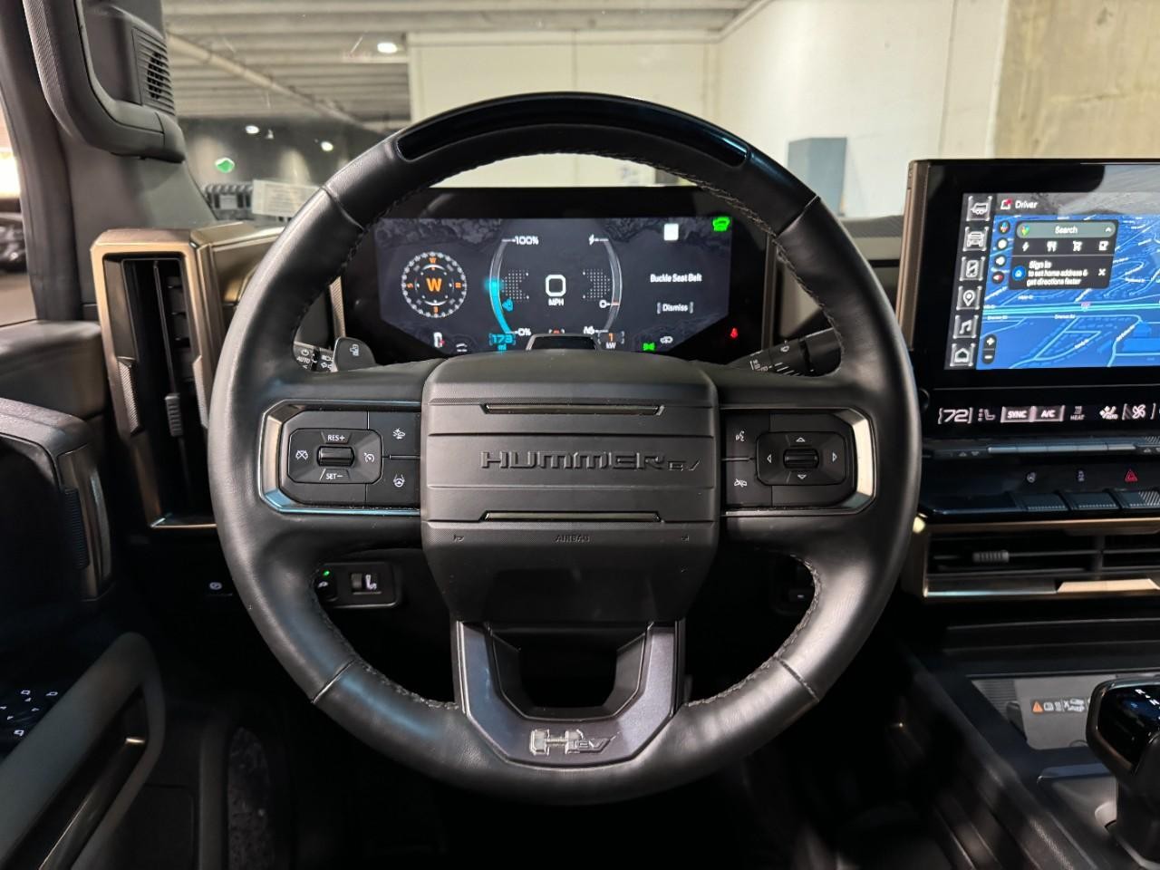 GMC HUMMER EV SUV Vehicle Full-screen Gallery Image 14