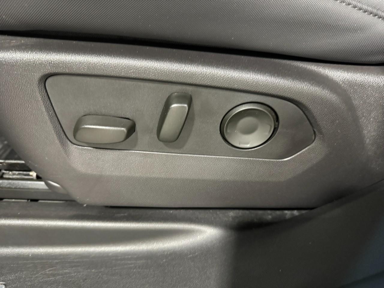 GMC HUMMER EV SUV Vehicle Full-screen Gallery Image 27