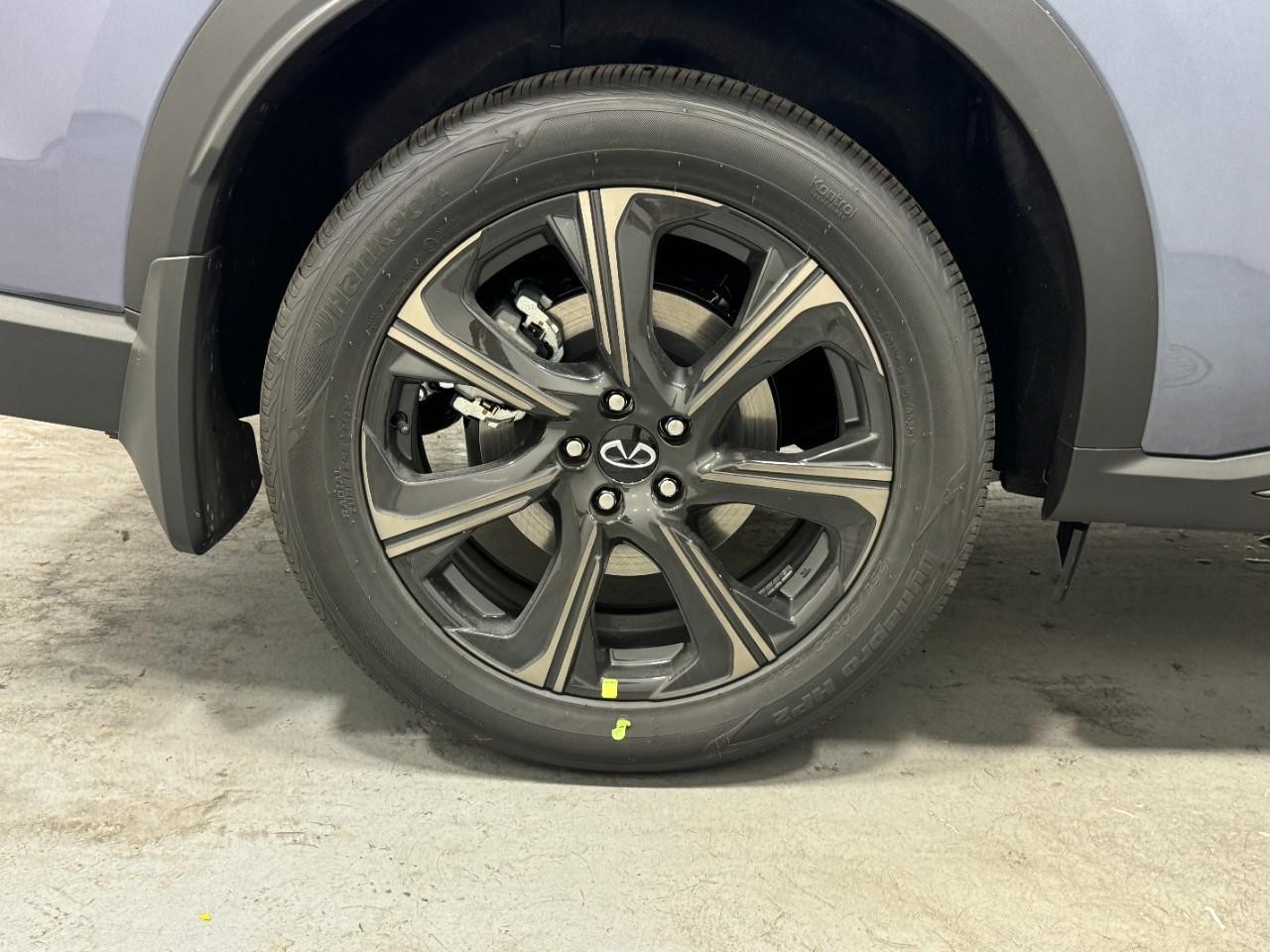 INFINITI QX60 Vehicle Full-screen Gallery Image 5