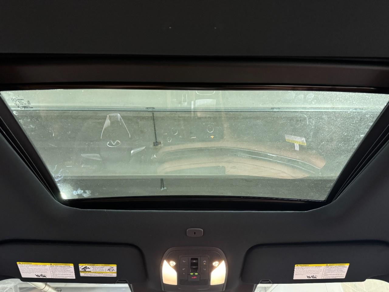 INFINITI QX60 Vehicle Full-screen Gallery Image 14