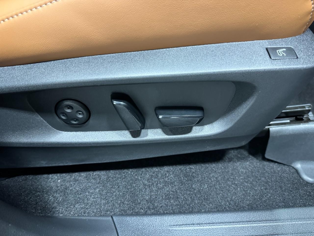 INFINITI QX60 Vehicle Full-screen Gallery Image 23