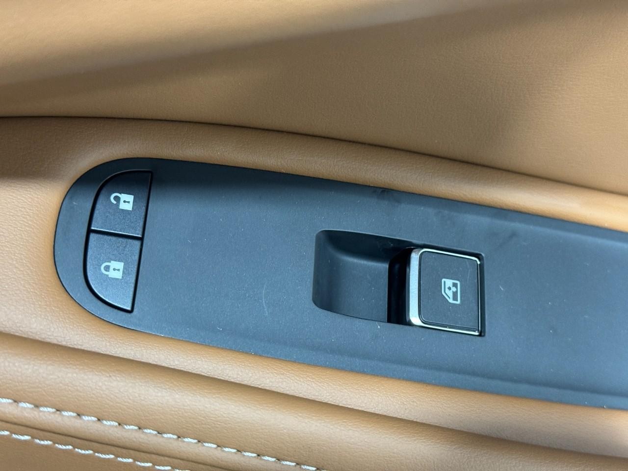 INFINITI QX60 Vehicle Full-screen Gallery Image 25