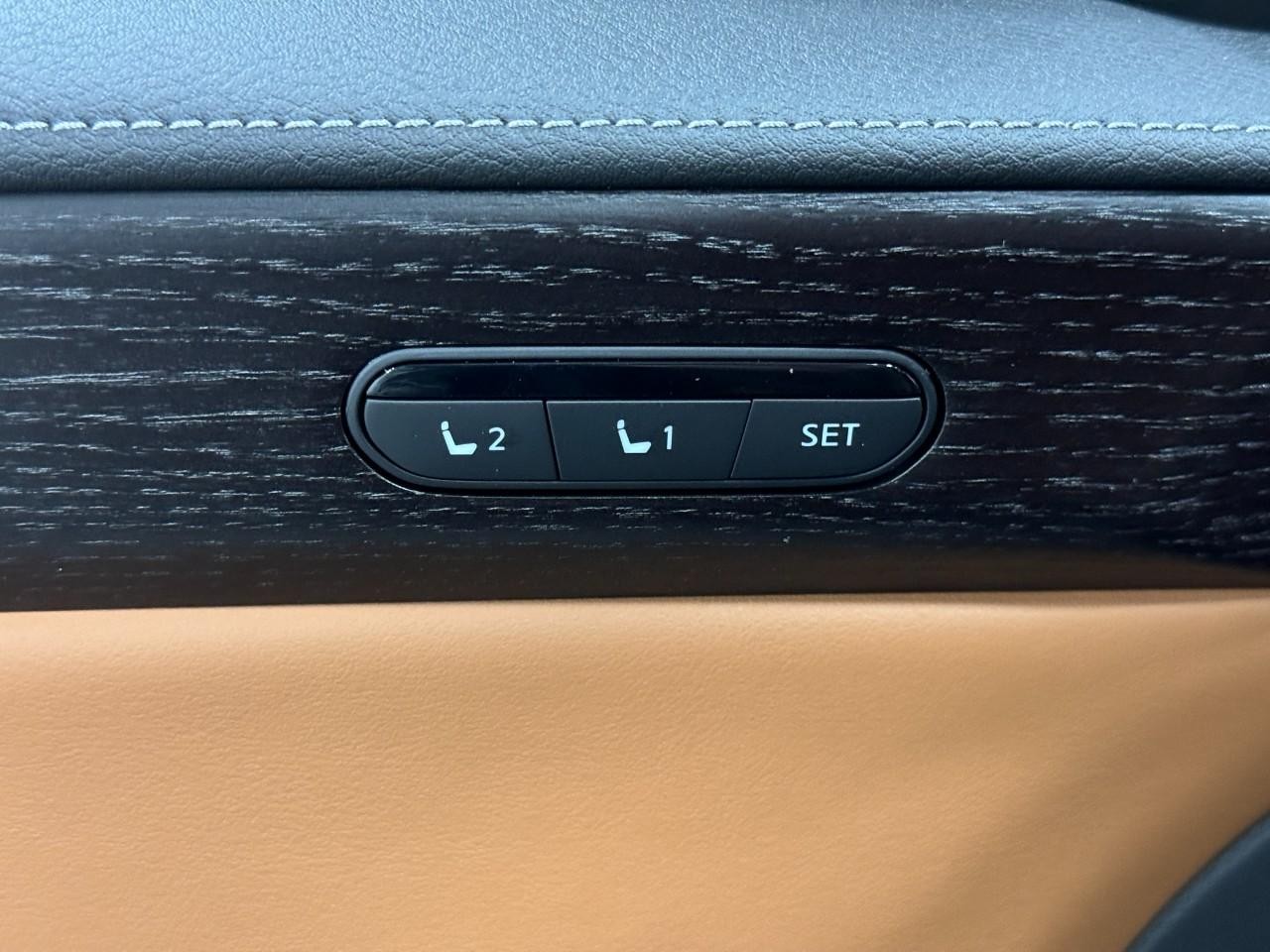 INFINITI QX60 Vehicle Full-screen Gallery Image 26