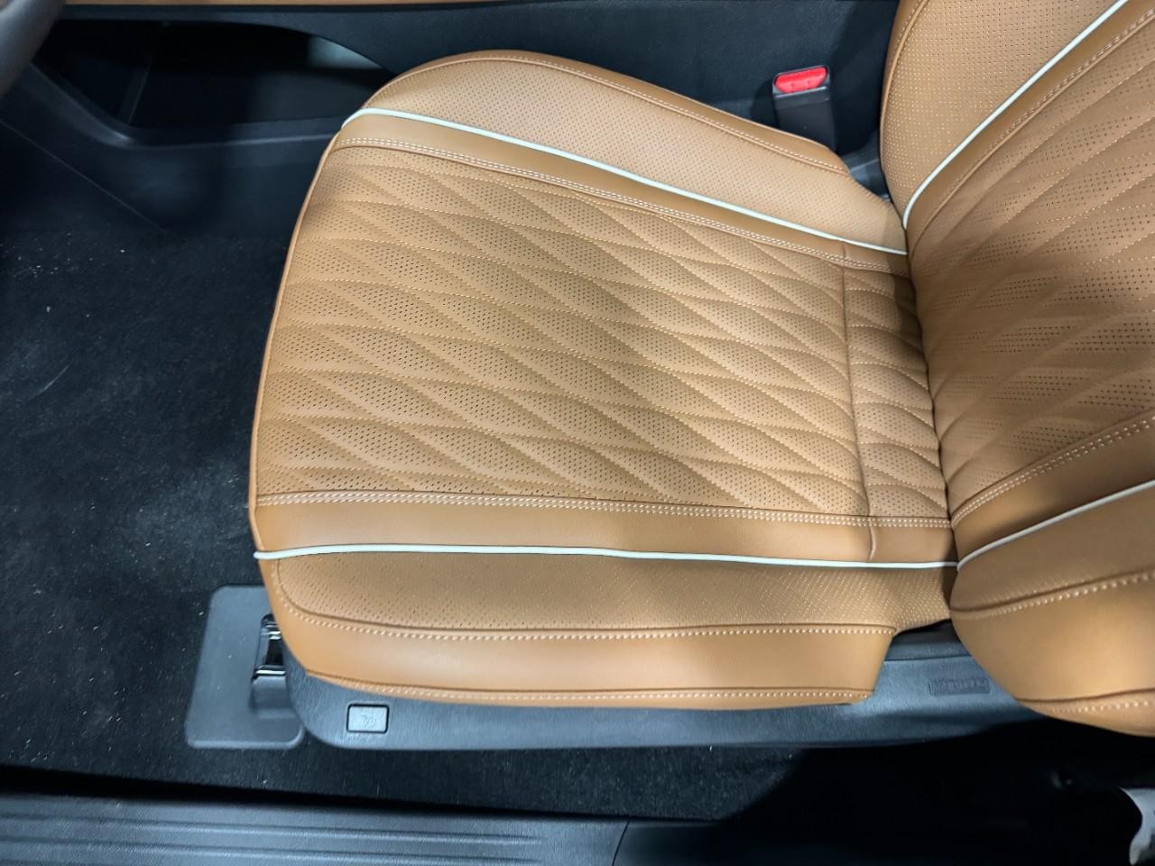 INFINITI QX60 Vehicle Full-screen Gallery Image 30