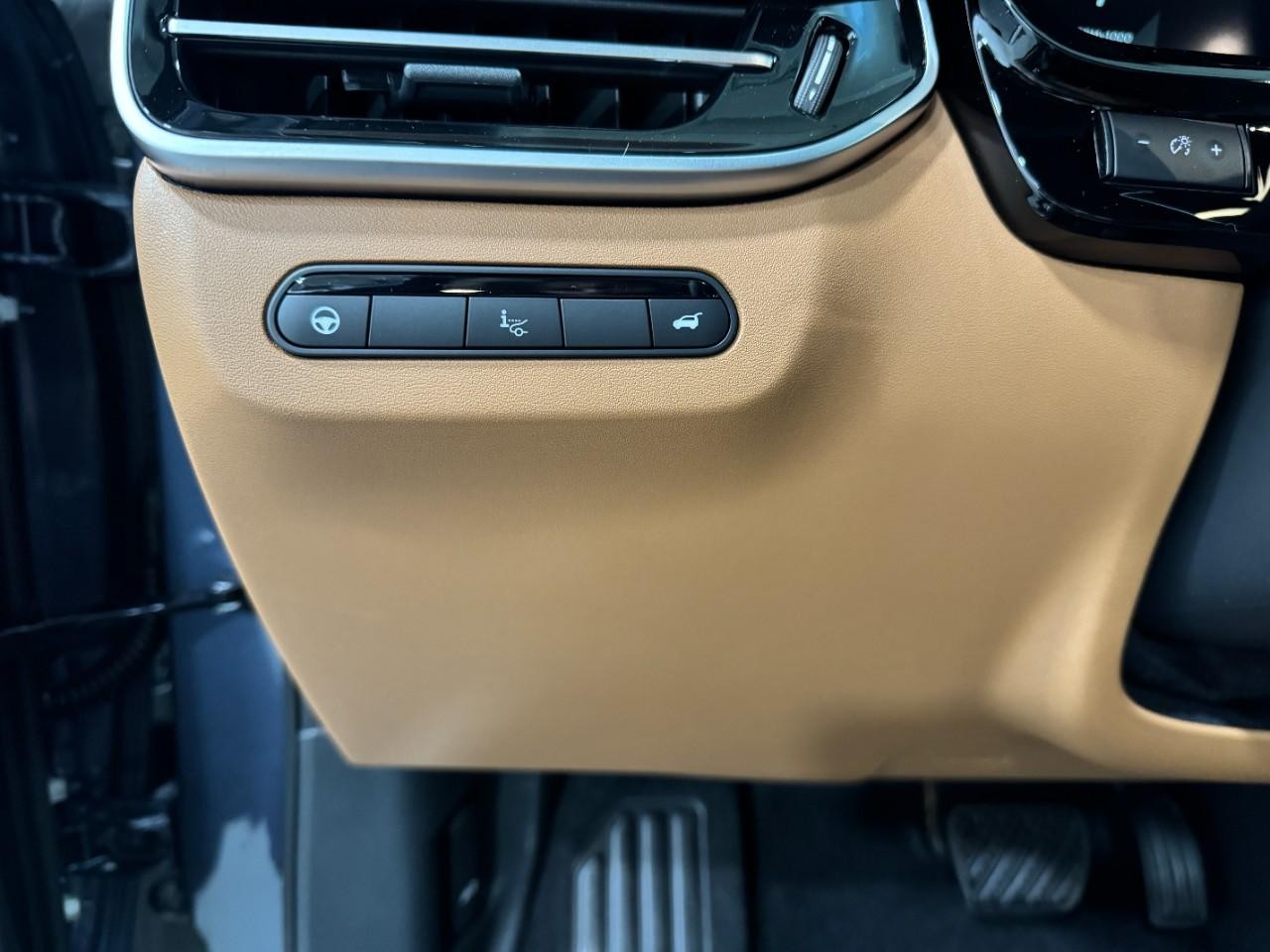 INFINITI QX60 Vehicle Full-screen Gallery Image 32