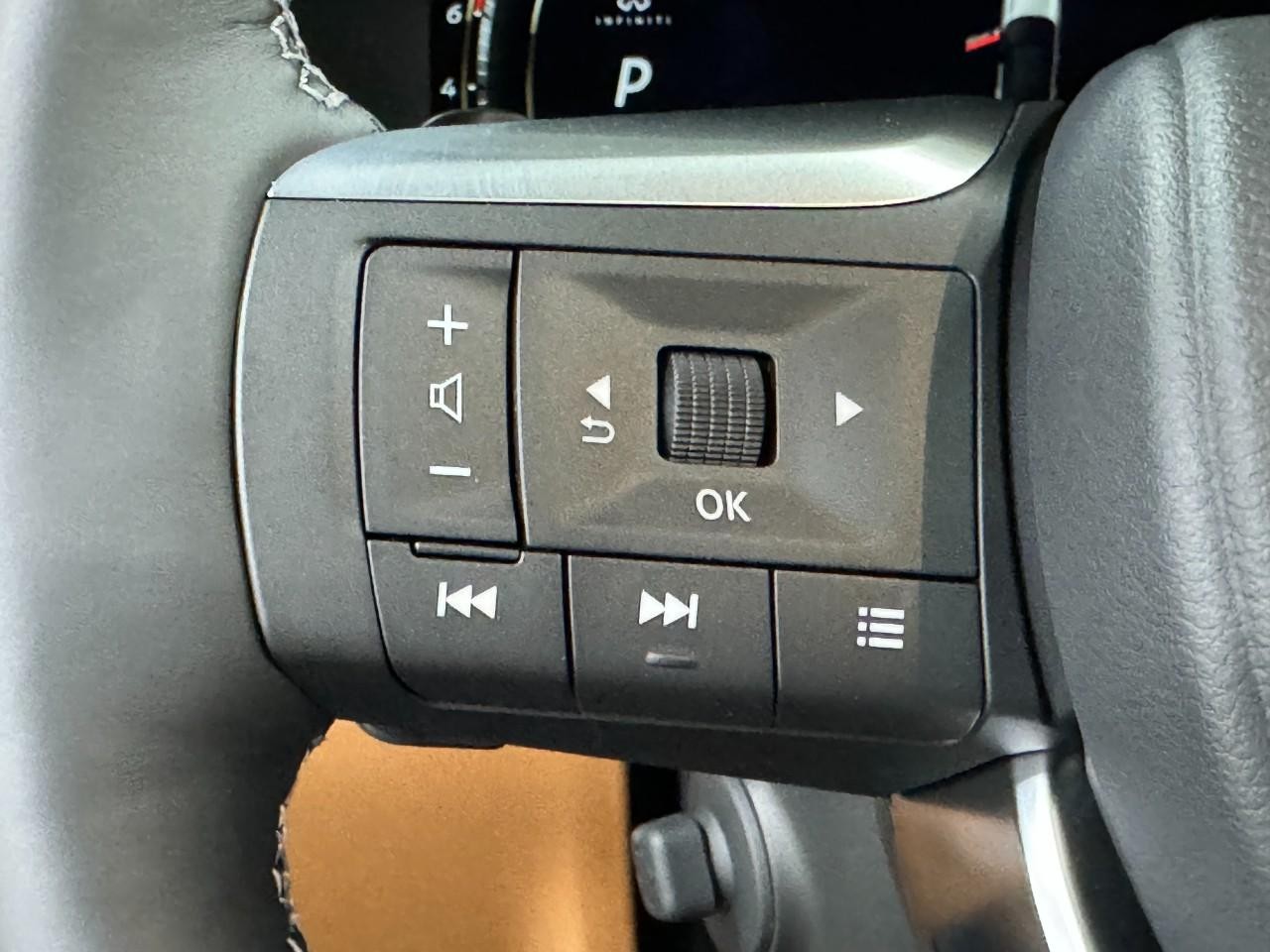 INFINITI QX60 Vehicle Full-screen Gallery Image 33