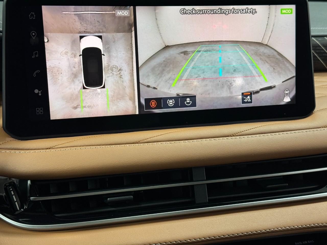 INFINITI QX60 Vehicle Full-screen Gallery Image 36