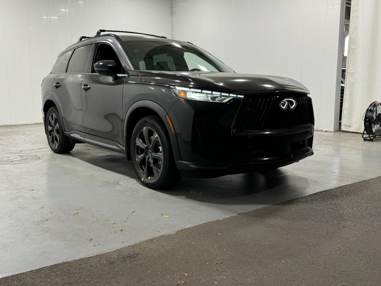 INFINITI QX60 Vehicle Full-screen Gallery Image 6