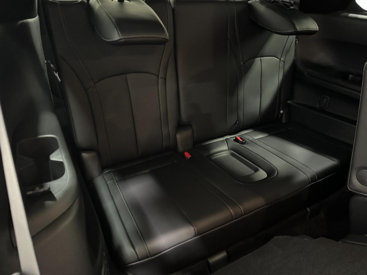 INFINITI QX60 Vehicle Full-screen Gallery Image 11