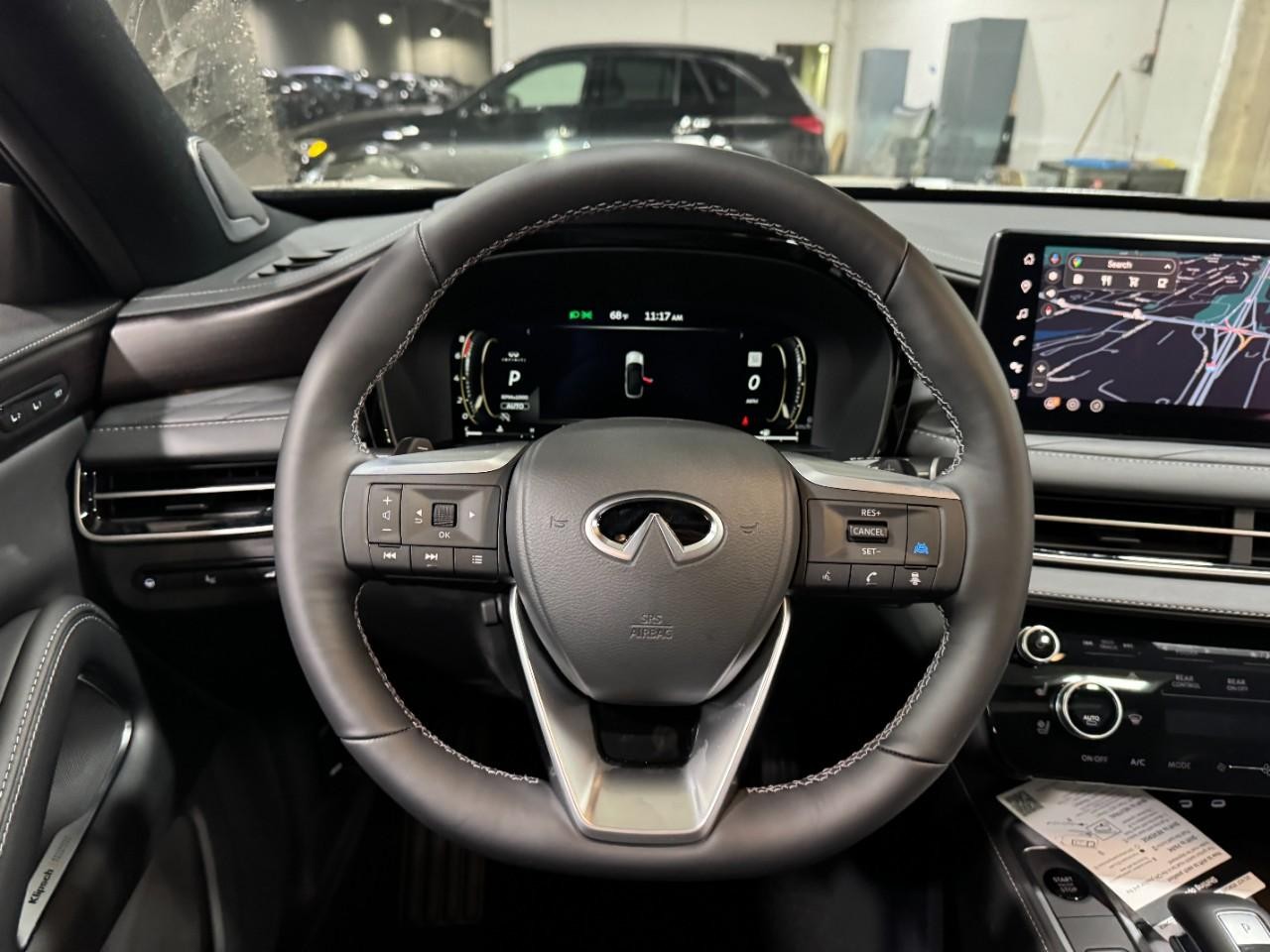 INFINITI QX60 Vehicle Full-screen Gallery Image 16