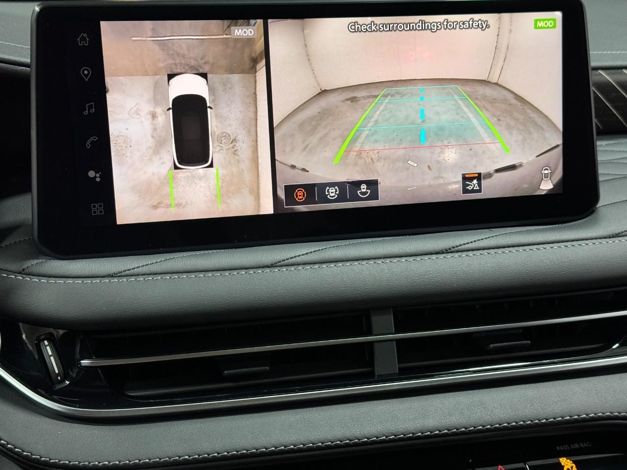 INFINITI QX60 Vehicle Full-screen Gallery Image 36