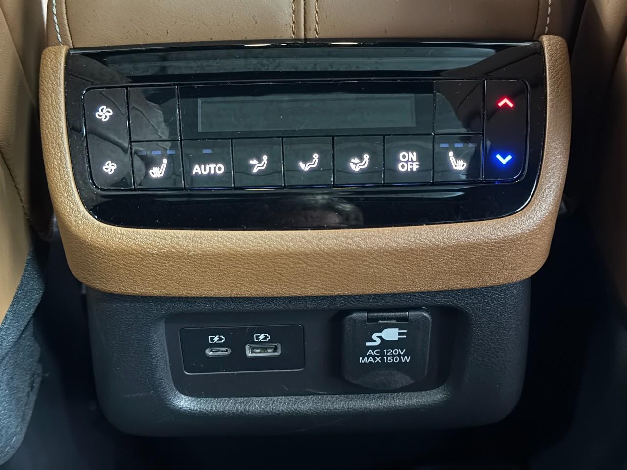 INFINITI QX60 Vehicle Full-screen Gallery Image 13