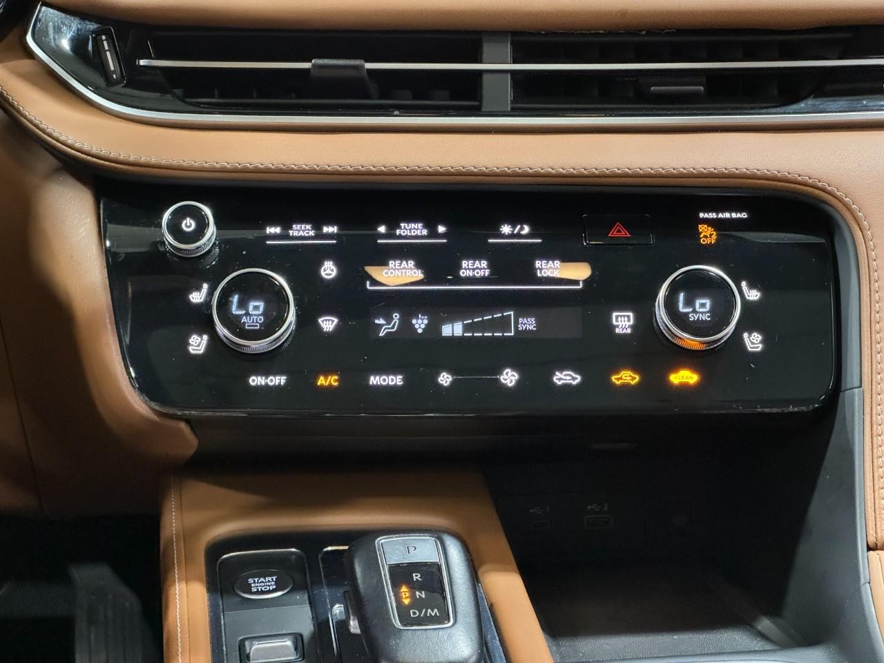 INFINITI QX60 Vehicle Full-screen Gallery Image 18